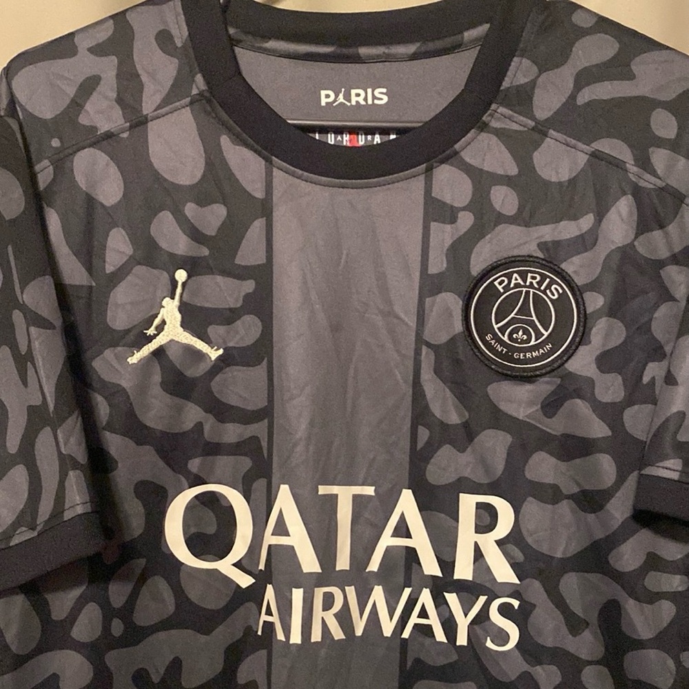 Nike  Jordan Paris Saint Germain  PSG 23/24 Third Soccer Jersey Grey Men’s 2XL - Picture 4 of 8